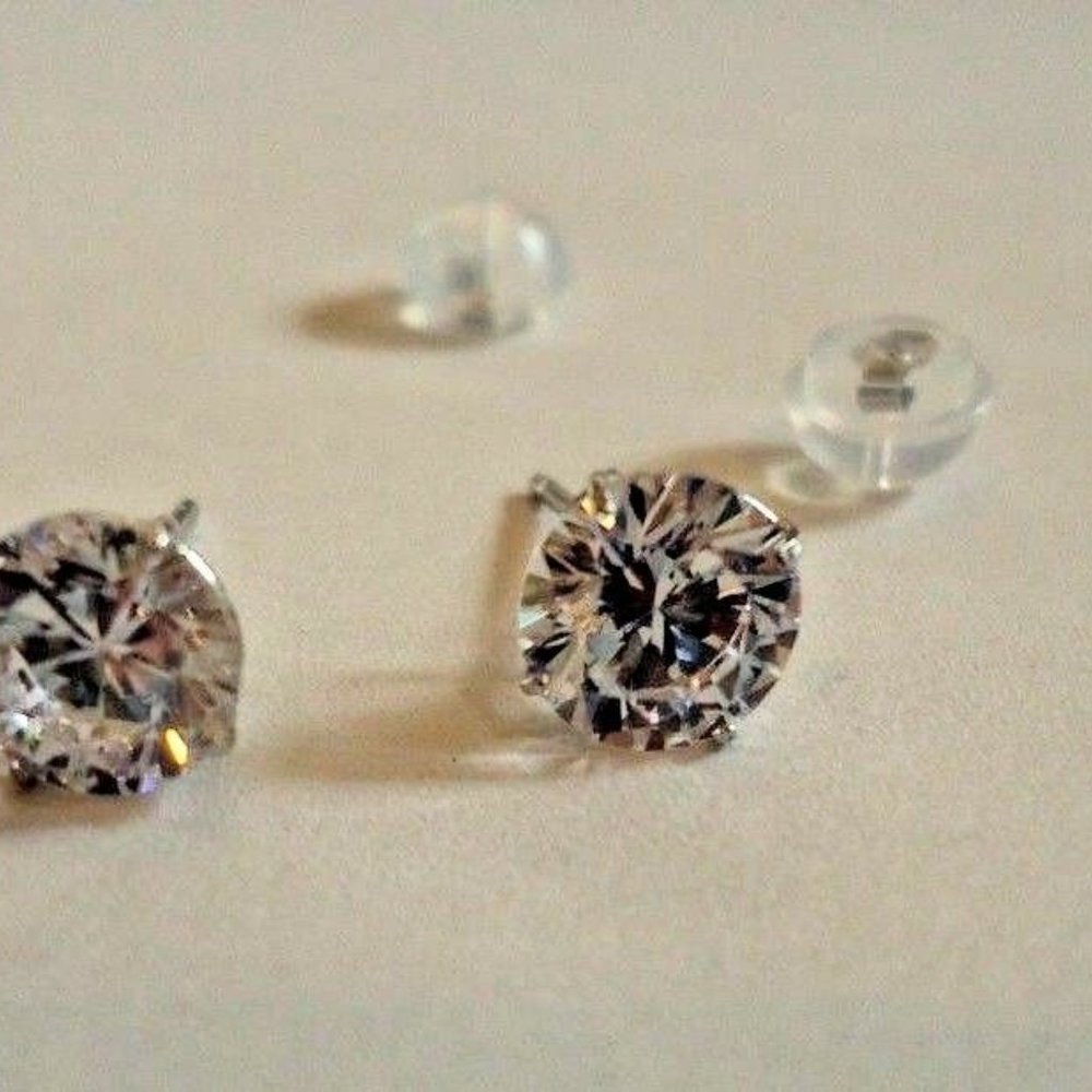 STUNNING 14K GOLD 1CTS DIAMOND EARRINGS!